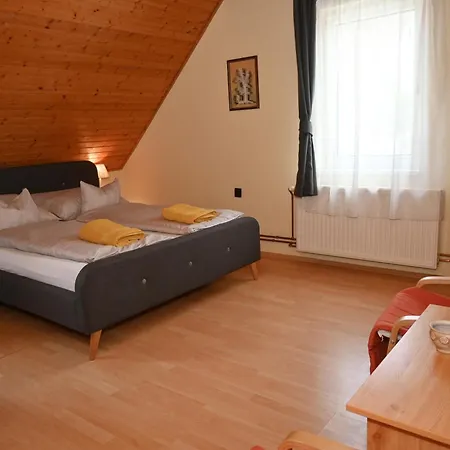 Encian Apartmanhaz Tihany