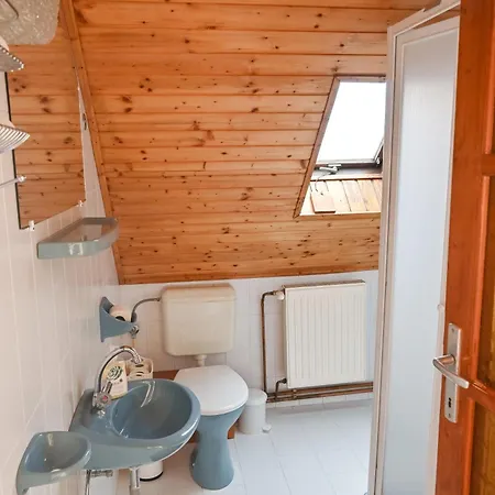 Encian Apartmanhaz Tihany