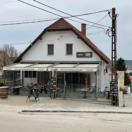 Encian Apartmanhaz Tihany