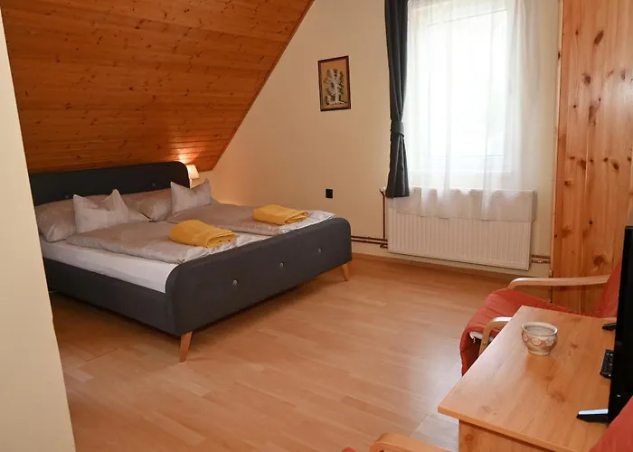 Encian Apartmanhaz ティハニ