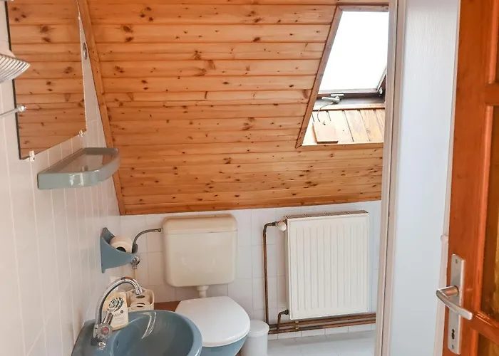 Encian Apartmanhaz ティハニ